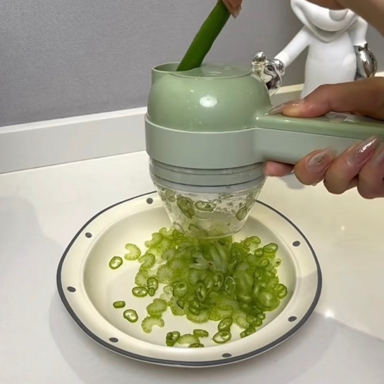 Four In One Electric Vegetable Cutter Garlic Grinder Kitchen Slicer